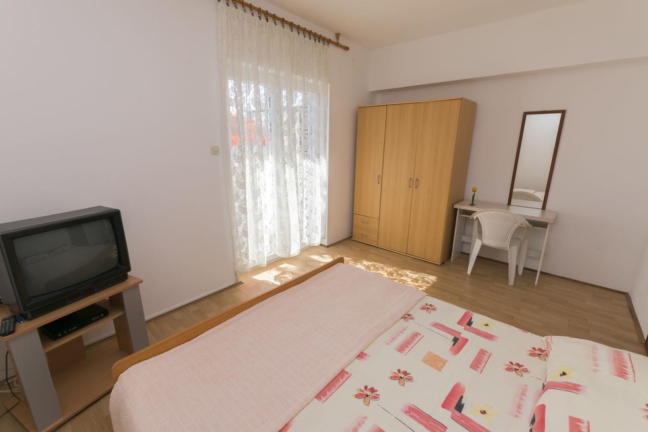 פרימוסטן Apartments Ksenija מראה חיצוני תמונה