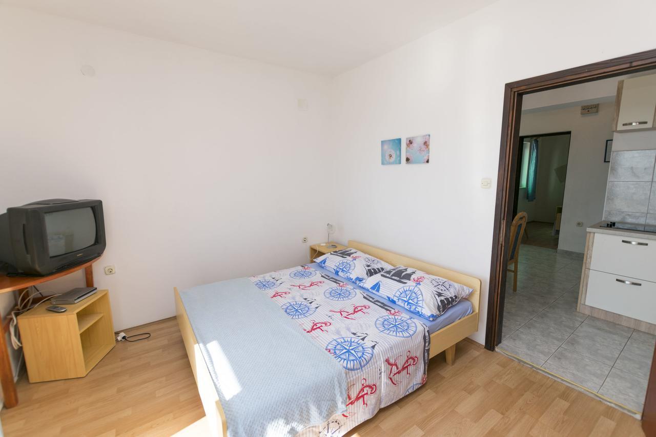 פרימוסטן Apartments Ksenija מראה חיצוני תמונה